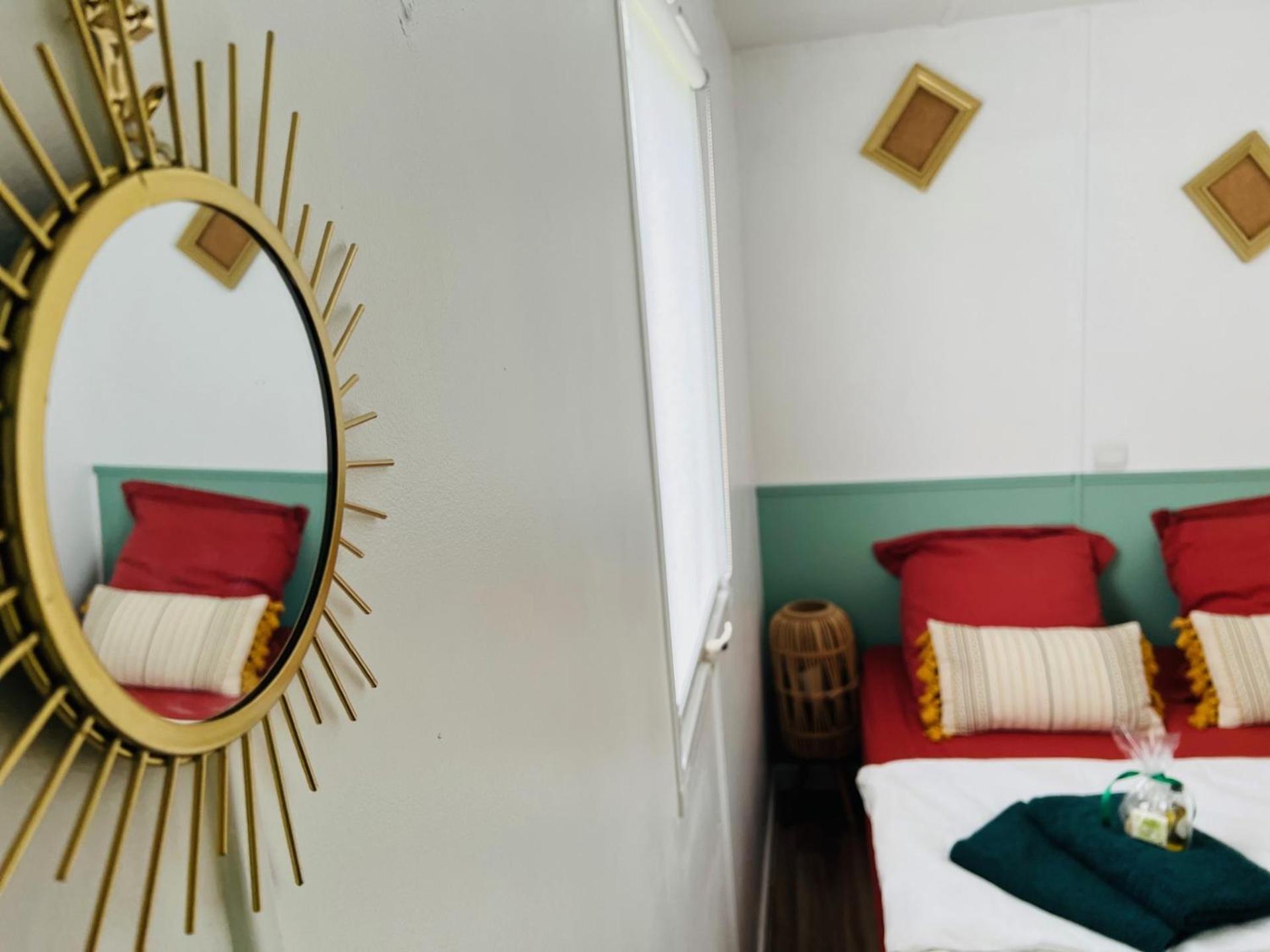 La Clef Des Champs Au Mas Des Entrages Campsite Salon-de-Provence